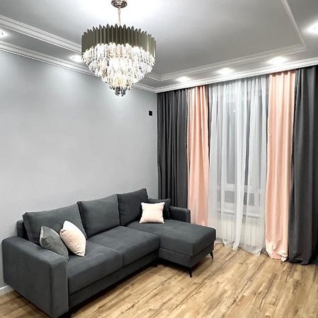 Ferienwohnung Атлант Жк Almaty Exterior foto