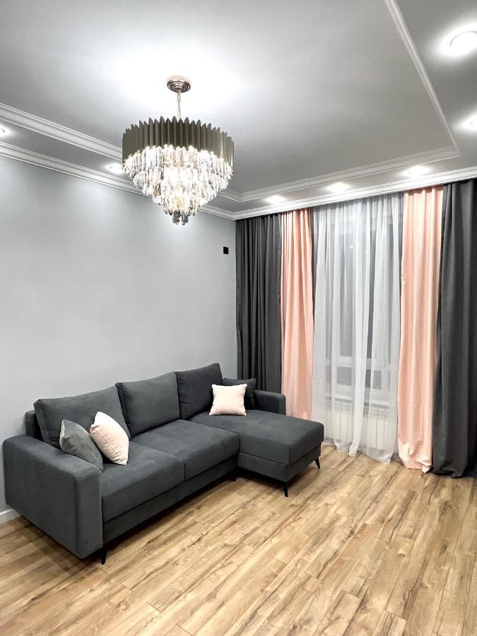 Ferienwohnung Атлант Жк Almaty Exterior foto